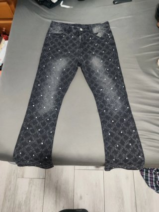 Pantalones Flared Negros Estampados