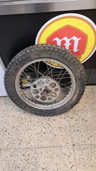 Rueda trasera completa de cota 247