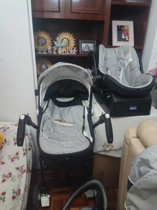 Cochecito de bebé Chicco con portabebés