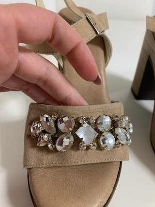 Sandalias Joya de Piel Beige