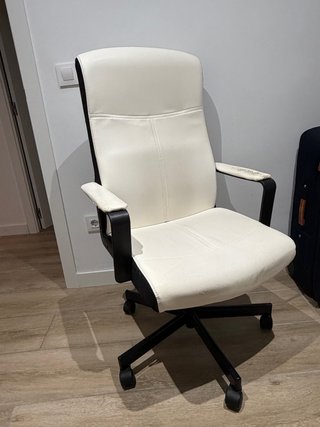 Silla de escritorio con ruedas