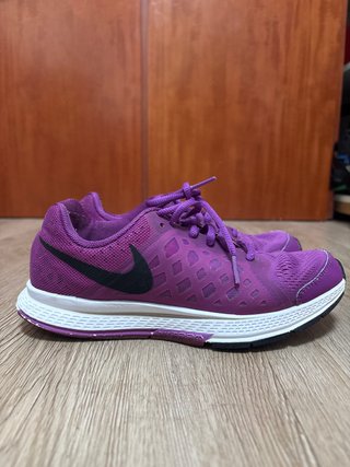 Zapatillas Nike Deportivas Moradas. Casi sin usar