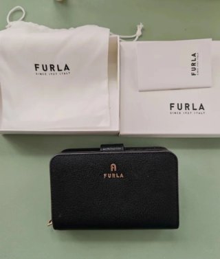 Cartera Furla Negra