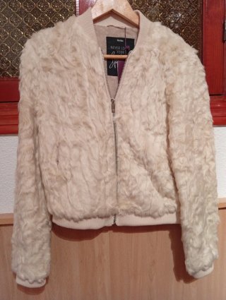 Cazadora Stradivarius Beige