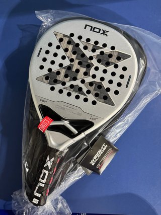 Pala de Pádel Nox AT10 12K 2027