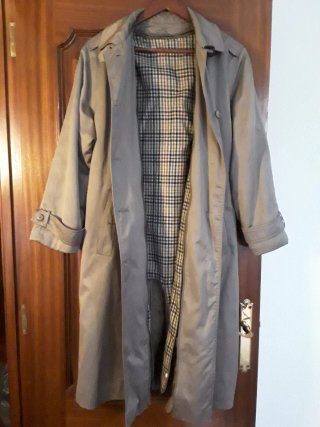 Gabardina Beige Clásica