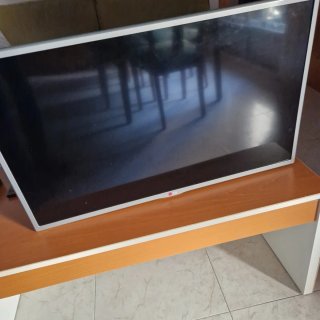 TV LG 32LB570B para piezas o reparar