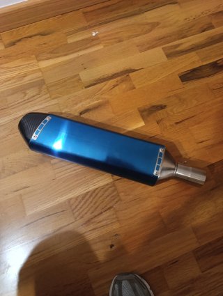 Escape FMF 4.1 Carbono (Réplica)