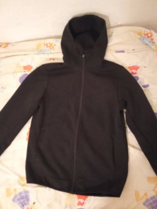 Sudadera con cremallera negra