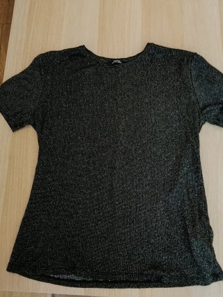 Camiseta de fiesta negra y plata