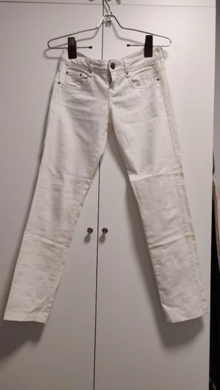 Pantalón tejano blanco. Como nuevo. Talla 34