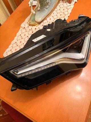 Faro delantero izquierdo SEAT Ateca 2025