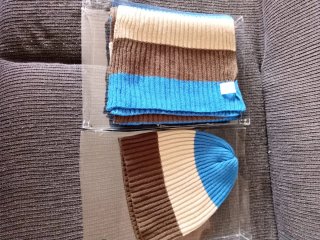 Conjunto de Gorro y Bufanda de Punto