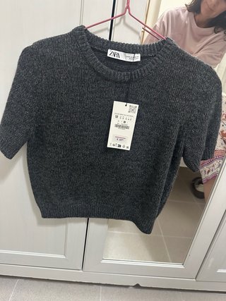 Top de punto gris Zara