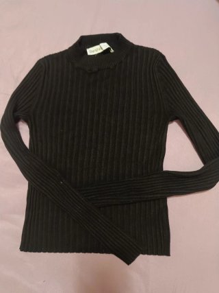 Jersey Negro de Cuello Alto