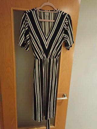 Vestido de rayas blanco y negro