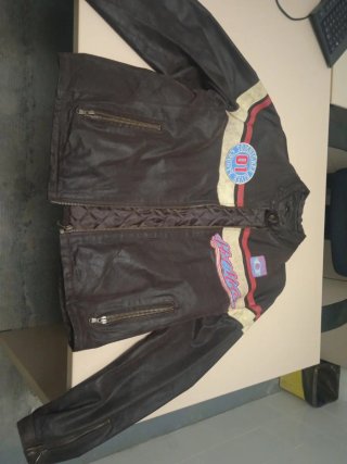 Chaqueta de Piel Marrón con Parches