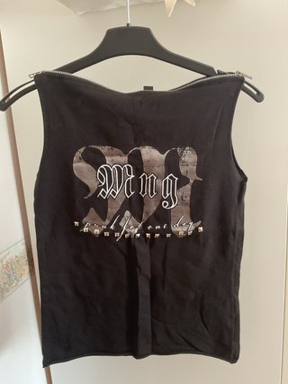 Camiseta de Mango.