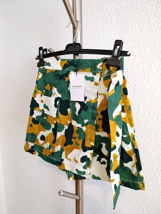Falda pantalón de la marca Tiffosi. Nuevo sin estr