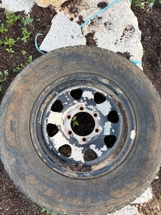 Neumático Kumho Crugen con llanta