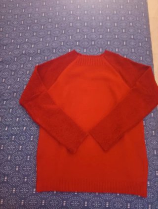 Jersey de Lana con Mangas de Rizo Rojo
