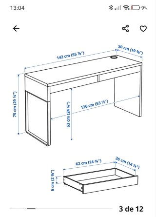 Escritorio de madera con cajón