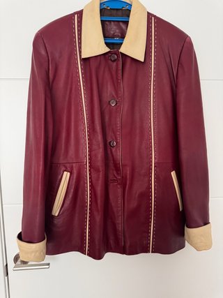 Chaquetón de piel burdeos talla 54