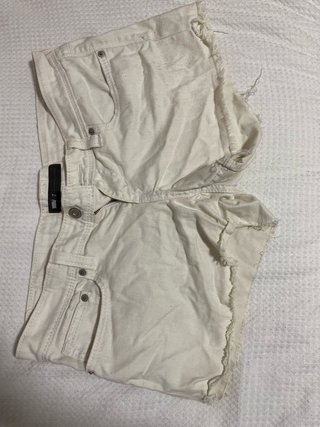 Shorts Vaqueros Blancos Deshilachados