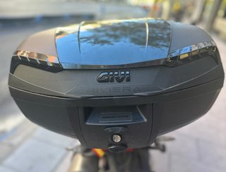 Baúl GIVI Riviera 46L Full Black
