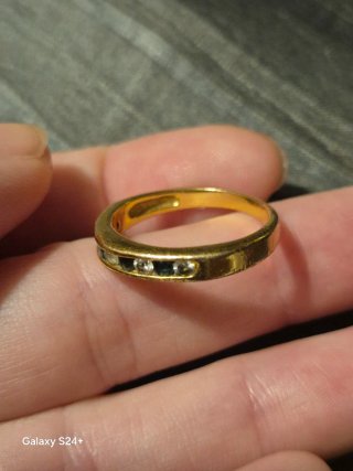 Anillo oro con piedras