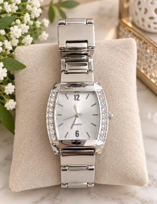 Reloj Quartz de pulsera plateado con brillantes