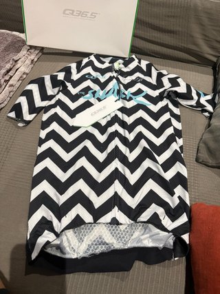 Maillot de Ciclismo Q36.5 r2 light nibali shark