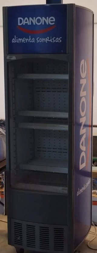 Cámara expositora refrigerada Danone