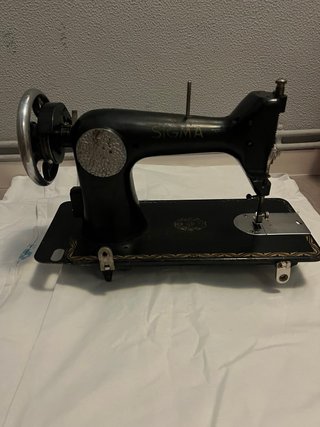 Máquina de coser Sigma antigua