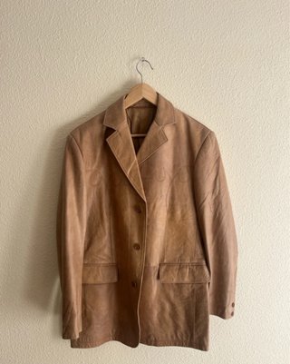 Chaqueta de cuero color camel