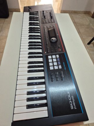 Roland JUNO-DS61 + Estuche Original Roland
