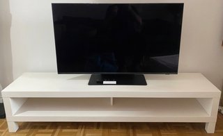 Mesa auxiliar TV Ikea blanca
