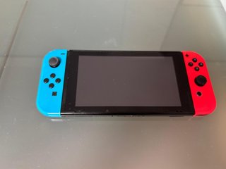 Nintendo Switch V1 Azul y Roja
