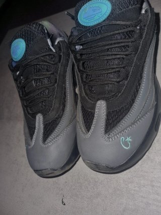 Zapatillas Deportivas Negras y Grises