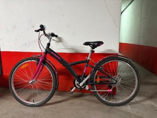 Bicicleta Btwin Negra y Rosa