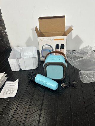 Altavoz Karaoke Portátil K12 con Micrófono Nuevo