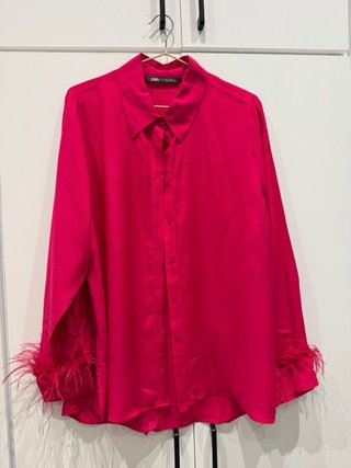 Blusa Zara Fucsia con Plumas Talla XL