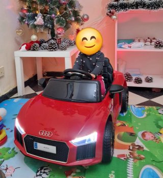 Coche eléctrico infantil rojo Audi