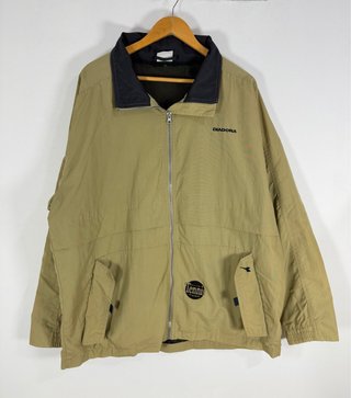 Chaqueta Diadora Vintage Beige y Negra