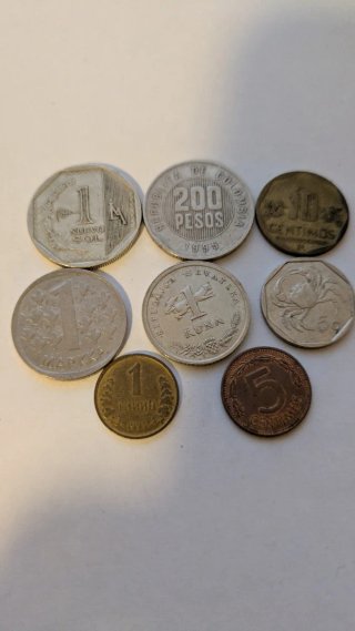 Lote de 8 monedas internacionales