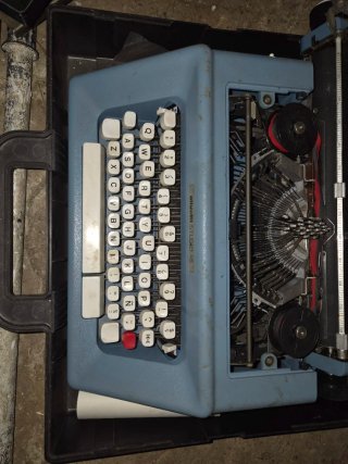 Máquina de escribir Olivetti Studio 45