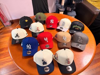 Ventas de gorras a 30€ cada una