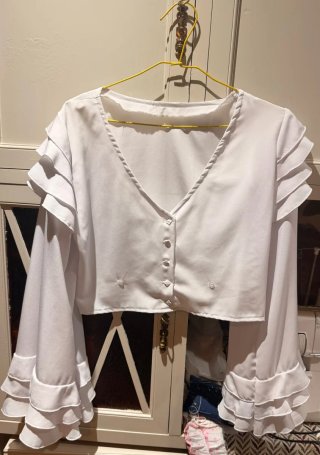 Blusa Blanca con Volantes