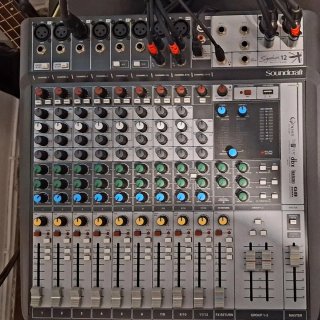 Mesa de Mezclas Soundcraft Signature 12 MTK