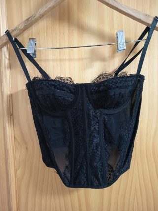 Corsé Negro con Encaje